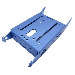 Alumiiniseoksen ohutlevyosien mukautettu käsittely anodisoidulla viimeistelyllä.